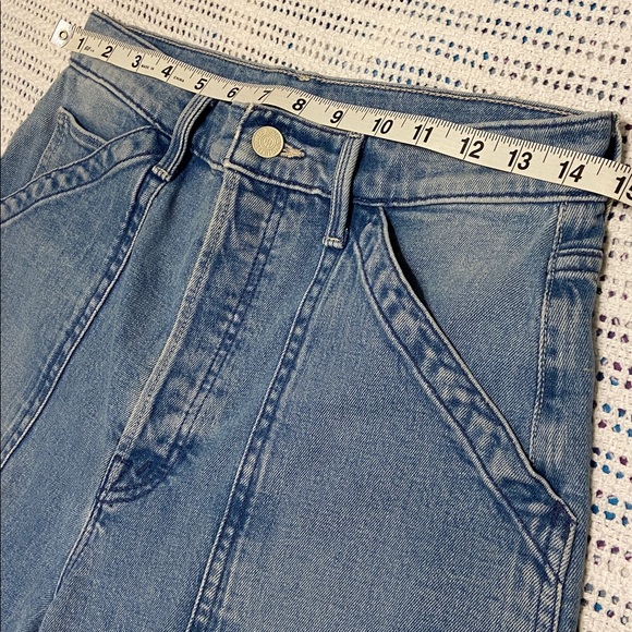 MOTHER The Curbside Cargo Flood in Herbal Remedy Indigo wash Size 26 x 29” - Picture 13 of 15